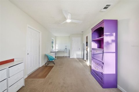 House in Hudson, Florida 4 bedrooms, 220.18 sq.m. № 2431080 - photo 16