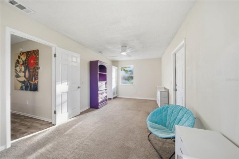 House in Hudson, Florida 4 bedrooms, 220.18 sq.m. № 2431080 - photo 15