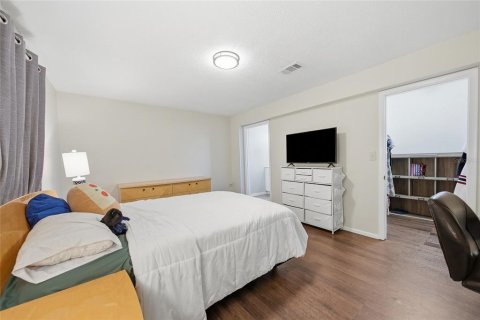 House in Hudson, Florida 4 bedrooms, 220.18 sq.m. № 2431080 - photo 25