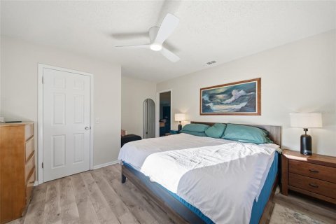 House in Hudson, Florida 4 bedrooms, 220.18 sq.m. № 2431080 - photo 10