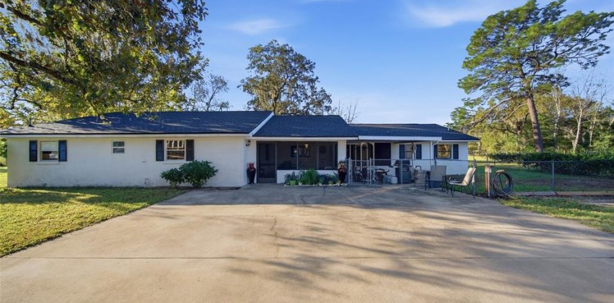 House in Hudson, Florida 4 bedrooms, 220.18 sq.m. № 2431080