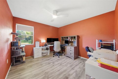 House in Hudson, Florida 4 bedrooms, 220.18 sq.m. № 2431080 - photo 12