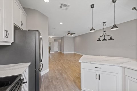 Townhouse in Lutz, Florida 3 bedrooms, 172.15 sq.m. № 2215805 - photo 13