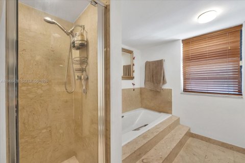 Copropriété à vendre à Miami, Floride: 2 chambres, 130.06 m2 № 2029042 - photo 13