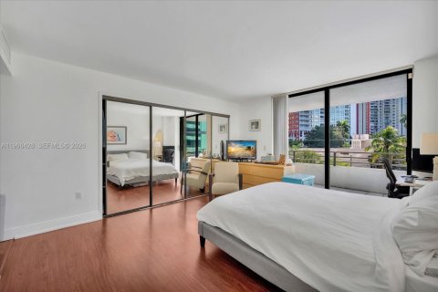 Copropriété à vendre à Miami, Floride: 2 chambres, 130.06 m2 № 2029042 - photo 11