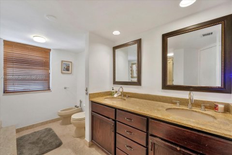 Copropriété à vendre à Miami, Floride: 2 chambres, 130.06 m2 № 2029042 - photo 12