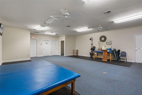 Commercial property in Spring Hill, Florida 531.4 sq.m. № 2205390 - photo 8
