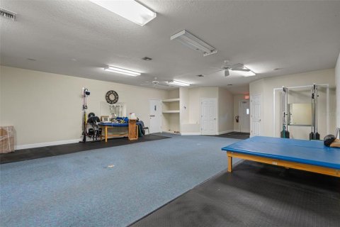 Commercial property in Spring Hill, Florida 531.4 sq.m. № 2205390 - photo 10