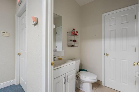 Commercial property in Spring Hill, Florida 531.4 sq.m. № 2205390 - photo 15