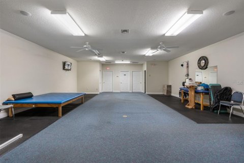 Commercial property in Spring Hill, Florida 531.4 sq.m. № 2205390 - photo 6