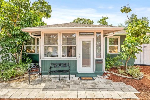 Casa en Saint Petersburg, Florida 2 dormitorios, 115.94 m2 № 2115175
