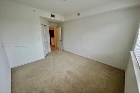 Снять в аренду кондоминиум в Уэст-Палм-Бич, Флорида 3 комнаты, 86.58м2, № 2245862 - фото 15
