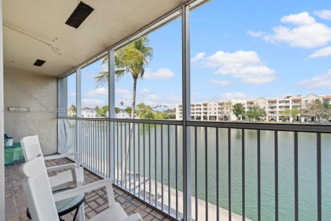 Condo in Cutler Bay, Florida, 2 bedrooms  № 1980190 - photo 12