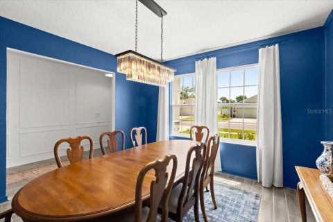 House in Edgewater, Florida 4 bedrooms, 239.97 sq.m. № 1662081 - photo 6