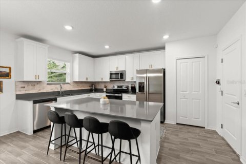 House in Edgewater, Florida 4 bedrooms, 239.97 sq.m. № 1662081 - photo 15