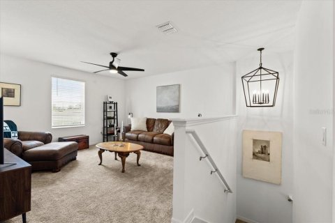 House in Edgewater, Florida 4 bedrooms, 239.97 sq.m. № 1662081 - photo 19