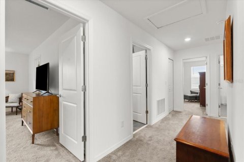 House in Edgewater, Florida 4 bedrooms, 239.97 sq.m. № 1662081 - photo 22