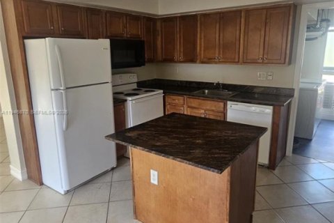 Condo in Boynton Beach, Florida, 2 bedrooms  № 2003065 - photo 16