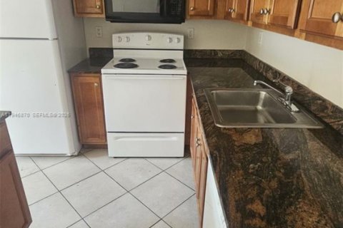 Condo in Boynton Beach, Florida, 2 bedrooms  № 2003065 - photo 14