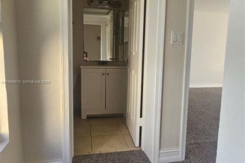 Condo in Boynton Beach, Florida, 2 bedrooms  № 2003065 - photo 11