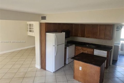 Condo in Boynton Beach, Florida, 2 bedrooms  № 2003065 - photo 19