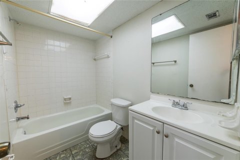 Condominio en venta en Tampa, Florida, 2 dormitorios, 88.26 m2 № 2210111 - foto 8