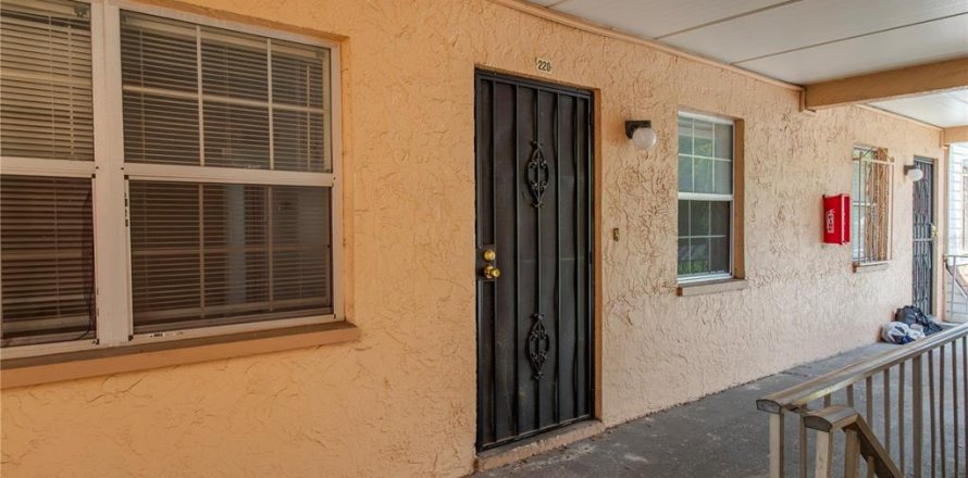 Condominio en Tampa, Florida, 2 dormitorios № 2210111