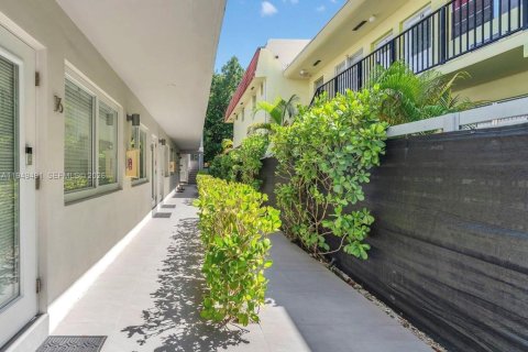 Снять в аренду квартиру в Майами-Бич, Флорида 1 спальня, 41.62м2, № 2005385 - фото 8