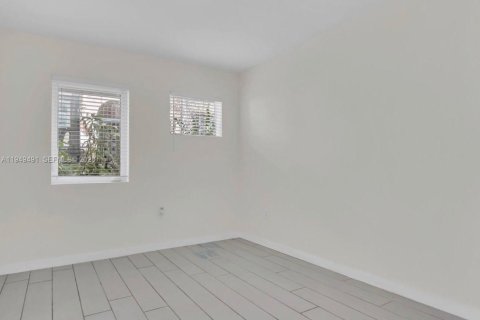 Снять в аренду квартиру в Майами-Бич, Флорида 1 спальня, 41.62м2, № 2005385 - фото 4