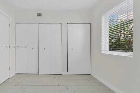 Снять в аренду квартиру в Майами-Бич, Флорида 1 спальня, 41.62м2, № 2005385 - фото 5