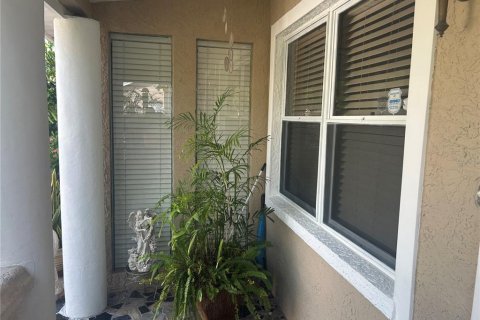House in Tampa, Florida 6 bedrooms, 149.76 sq.m. № 1791245 - photo 5