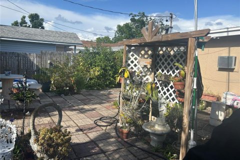 Casa en venta en Tampa, Florida, 6 dormitorios, 149.76 m2 № 1791245 - foto 21