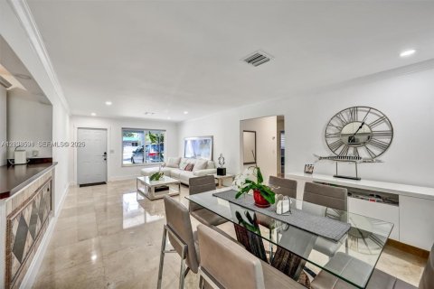 Casa en venta en Hallandale Beach, Florida, 5 dormitorios, 177.63 m2 № 2240418 - foto 25