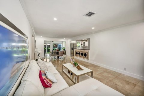 Casa en venta en Hallandale Beach, Florida, 5 dormitorios, 177.63 m2 № 2240418 - foto 22