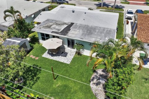 Casa en venta en Hallandale Beach, Florida, 5 dormitorios, 177.63 m2 № 2240418 - foto 13
