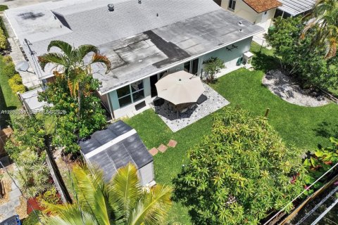 Casa en venta en Hallandale Beach, Florida, 5 dormitorios, 177.63 m2 № 2240418 - foto 11