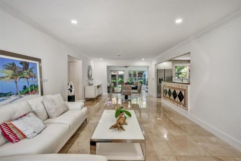Casa en venta en Hallandale Beach, Florida, 5 dormitorios, 177.63 m2 № 2240418 - foto 21