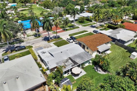 Casa en venta en Hallandale Beach, Florida, 5 dormitorios, 177.63 m2 № 2240418 - foto 15