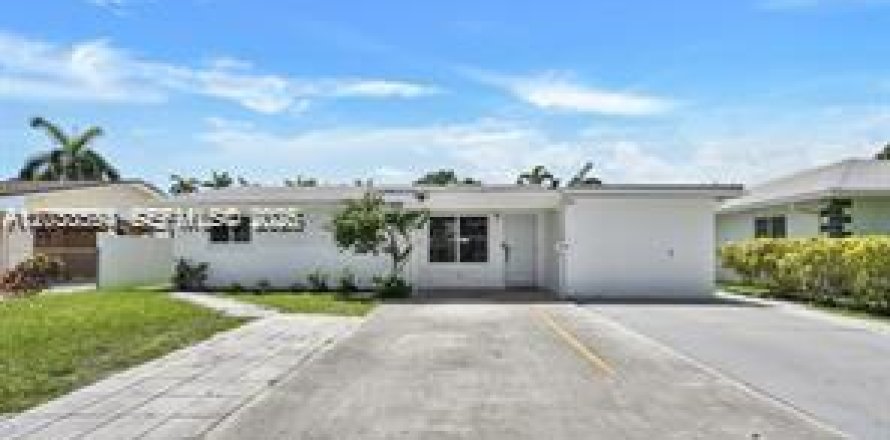 Casa en Hallandale Beach, Florida 5 dormitorios, 177.63 m2 № 2240418
