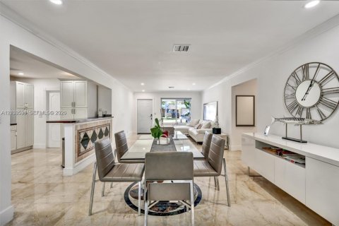 Casa en venta en Hallandale Beach, Florida, 5 dormitorios, 177.63 m2 № 2240418 - foto 24
