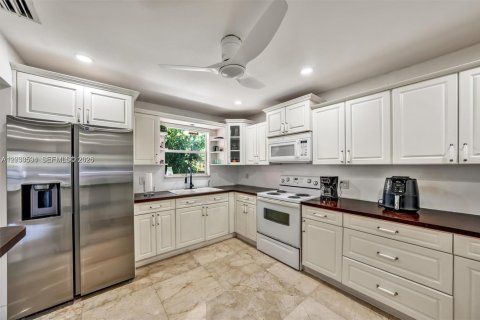 Casa en venta en Hallandale Beach, Florida, 5 dormitorios, 177.63 m2 № 2240418 - foto 29