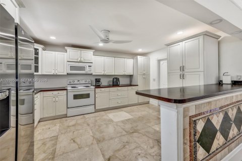 Casa en venta en Hallandale Beach, Florida, 5 dormitorios, 177.63 m2 № 2240418 - foto 26