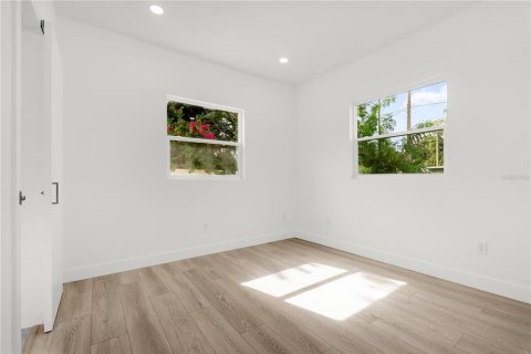 Casa en venta en Orlando, Florida, 5 dormitorios, 230.68 m2 № 1903700 - foto 9
