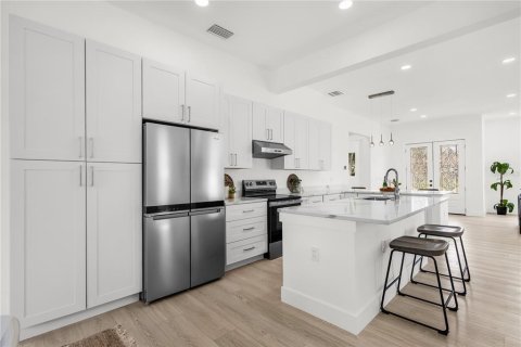 Casa en venta en Orlando, Florida, 5 dormitorios, 230.68 m2 № 1903700 - foto 8