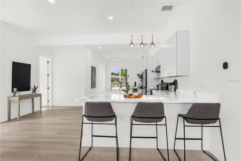 Casa en venta en Orlando, Florida, 5 dormitorios, 230.68 m2 № 1903700 - foto 3