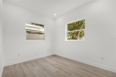 Casa en venta en Orlando, Florida, 5 dormitorios, 230.68 m2 № 1903700 - foto 19