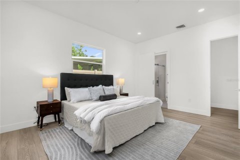 Casa en venta en Orlando, Florida, 5 dormitorios, 230.68 m2 № 1903700 - foto 12