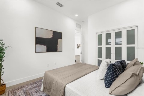 Casa en venta en Orlando, Florida, 5 dormitorios, 230.68 m2 № 1903700 - foto 17