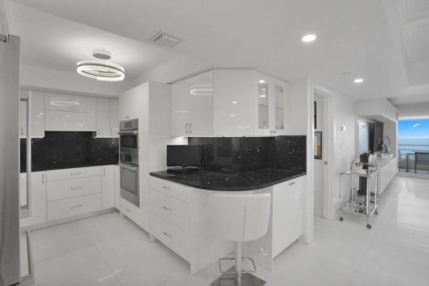 Copropriété à louer à Boca Raton, Floride: 2 chambres, 133.59 m2 № 2282622 - photo 9