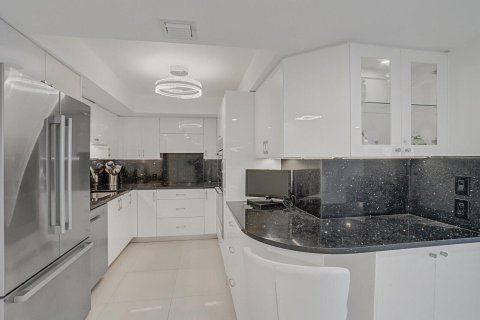 Copropriété à louer à Boca Raton, Floride: 2 chambres, 133.59 m2 № 2282622 - photo 8